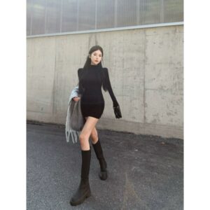 Black -Short Sleek BodyCon Dress